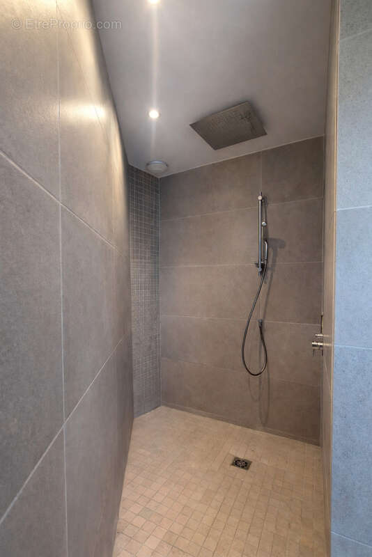 Appartement à VALLAURIS