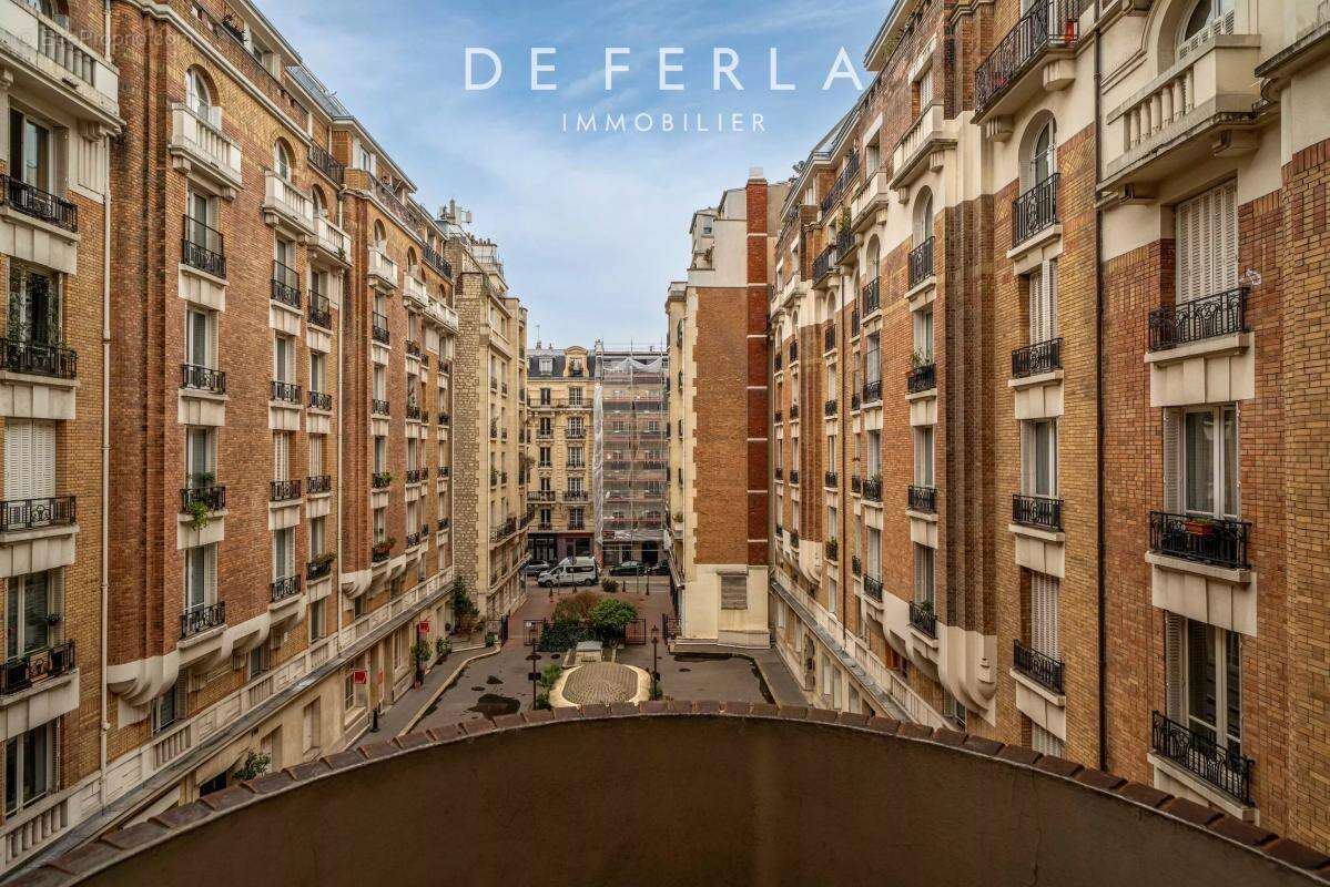 Appartement à PARIS-14E