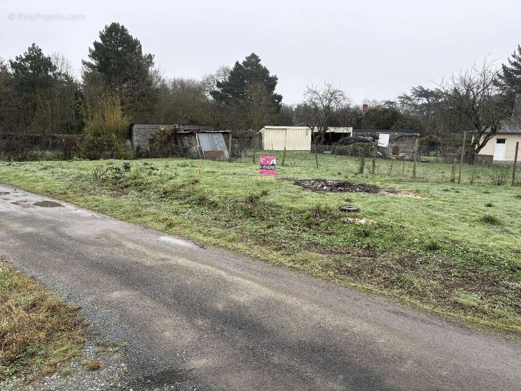 Terrain à BEAULIEU-SUR-LAYON