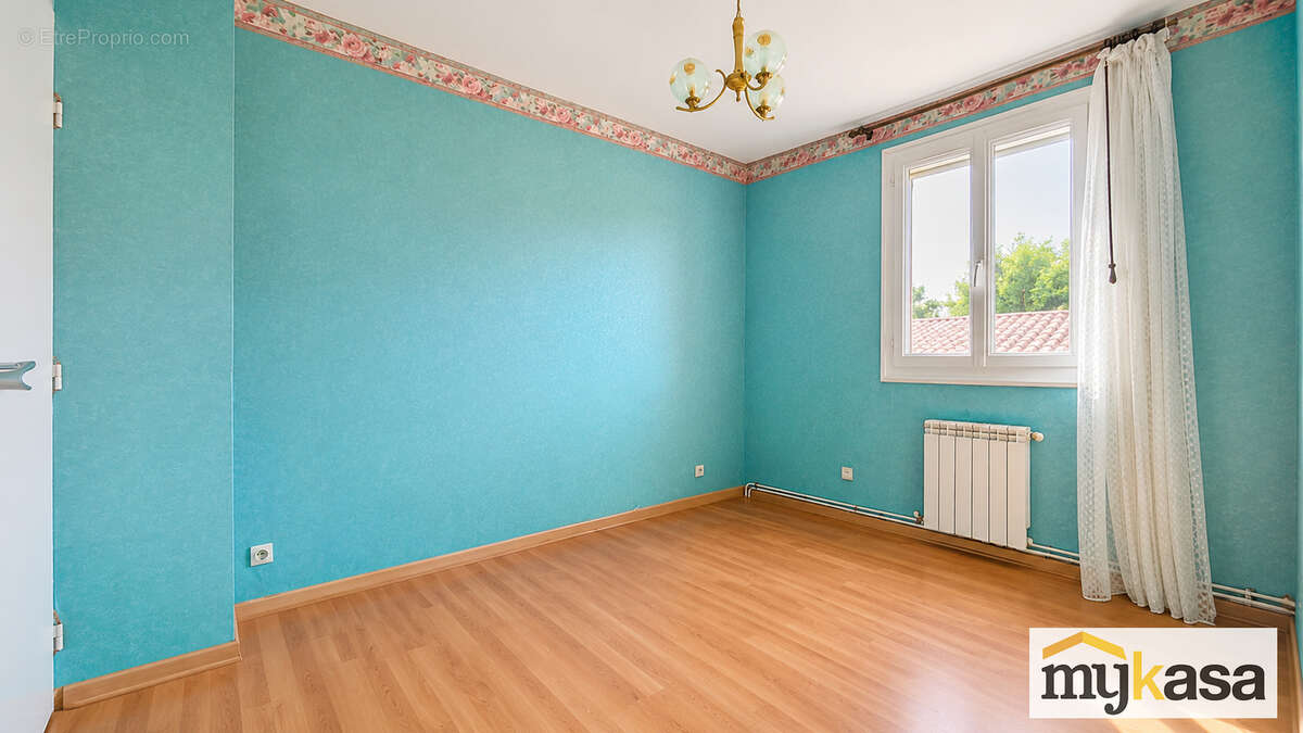 Maison familiale T5 de 136 m² avec garage et terrain de 525 m² - photo 13