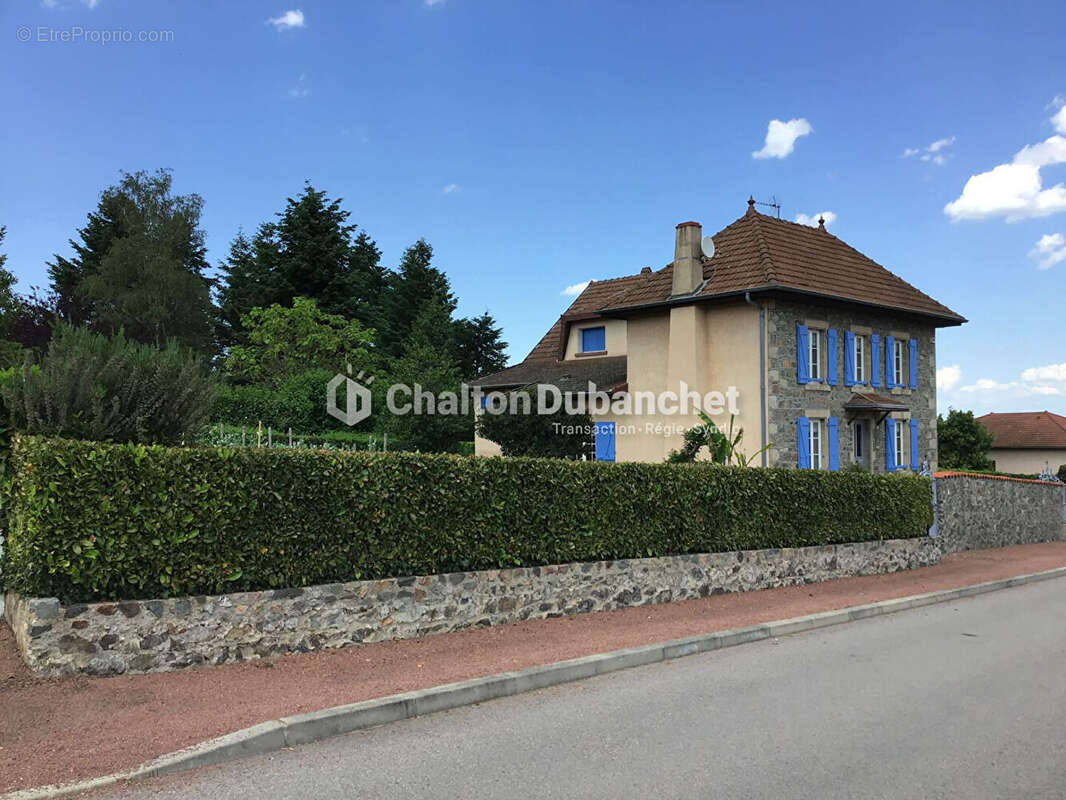 Maison à SAINT-ALBAN-LES-EAUX