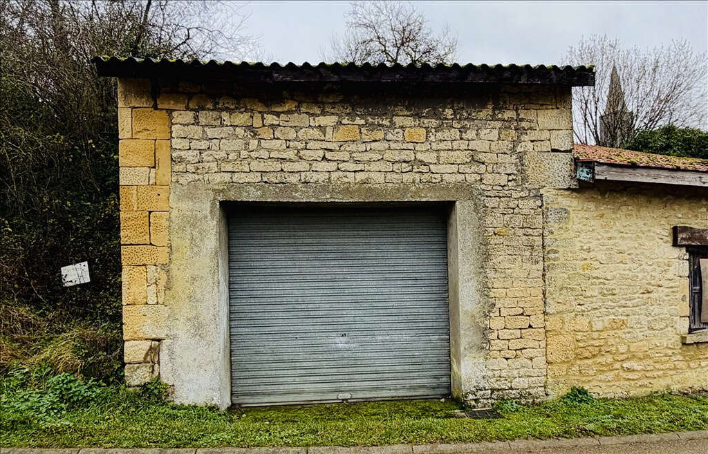 Parking à PETIT-FAILLY