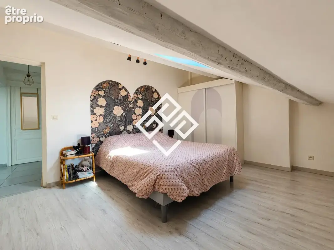 Narbonne centre-ville   Appartement mansardé de 60 m2 au sol - photo 6