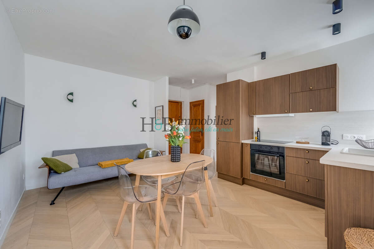 Appartement à PARIS-11E