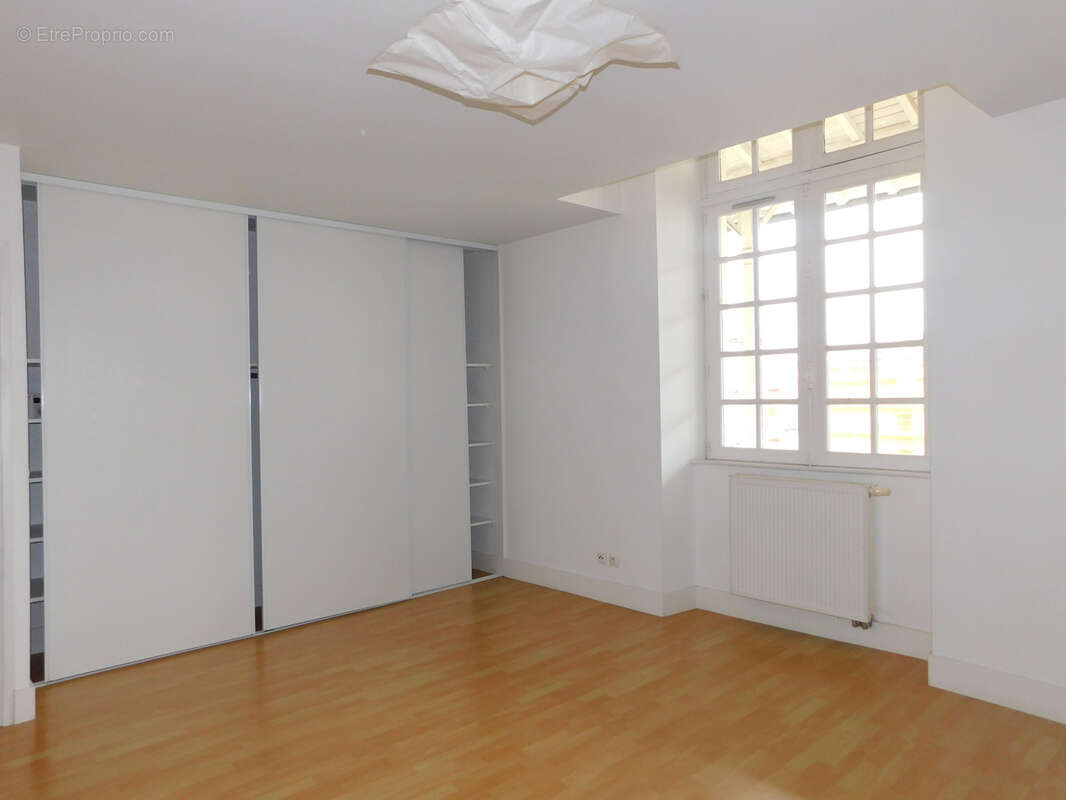 En basse ville d'Auch, à vendre appartement T4 de caractère - photo 7