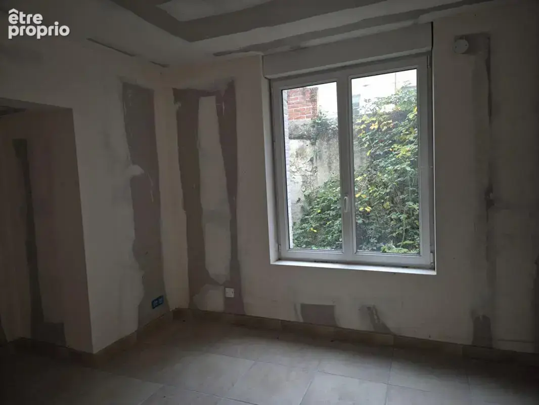 Ensemble immobilier 250 m² - Local commercial et deux logements - Hyper centre de Romorantin - photo 13