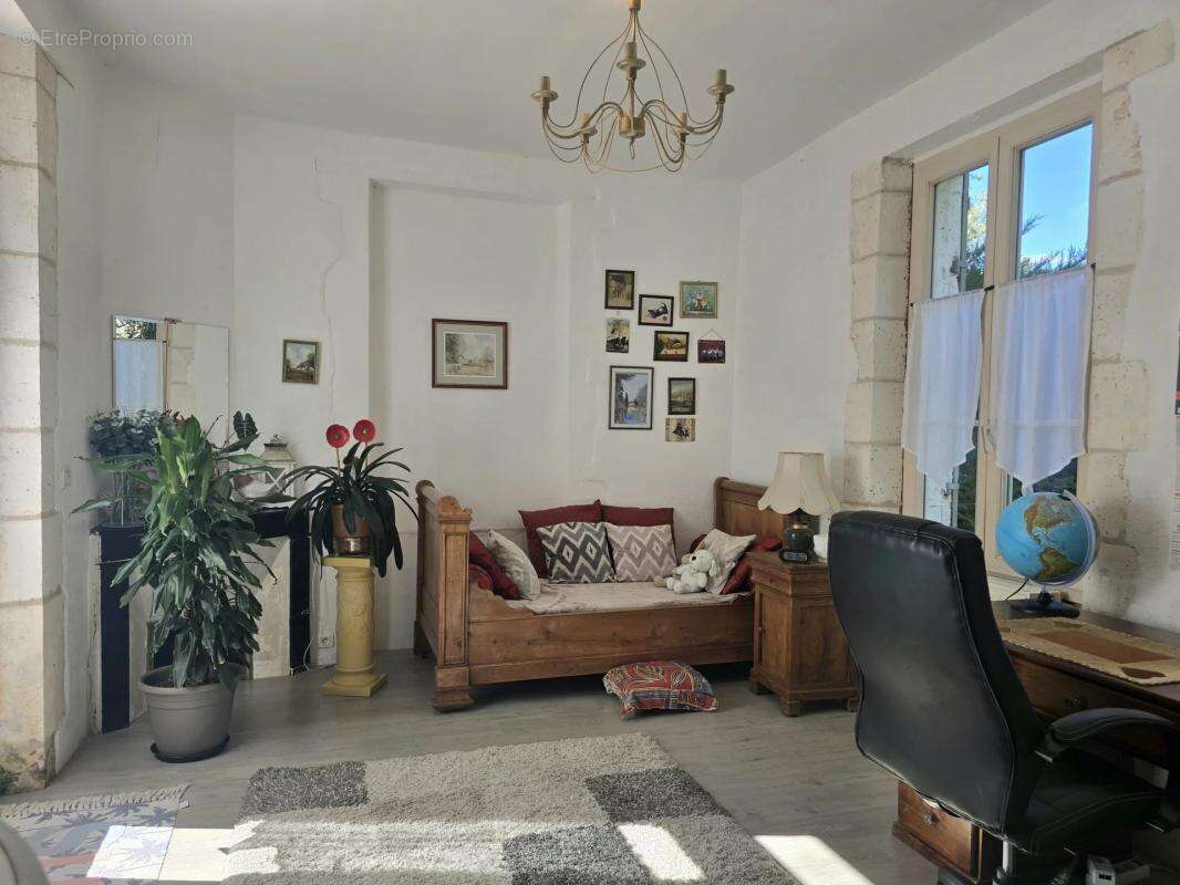 Maison à VILLETOUREIX