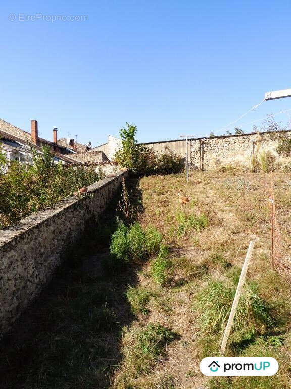 Maison à VERNET-LA-VARENNE