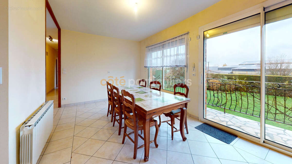 Maison à SAINT-OVIN