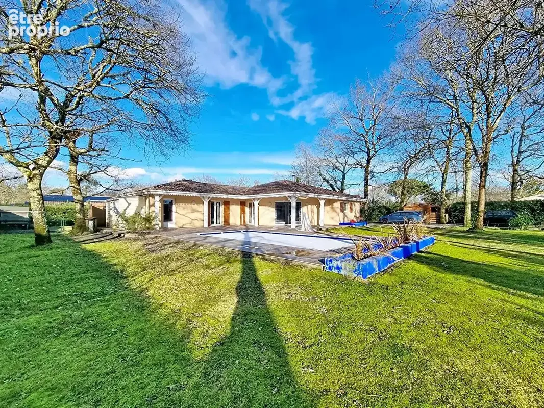 À vendre : Maison spacieuse de 5 pièces à Lugos - photo 1