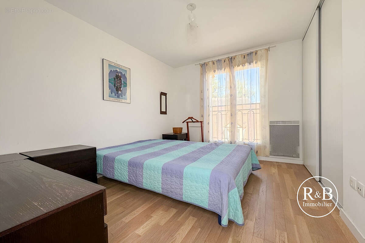 Appartement à LES CLAYES-SOUS-BOIS