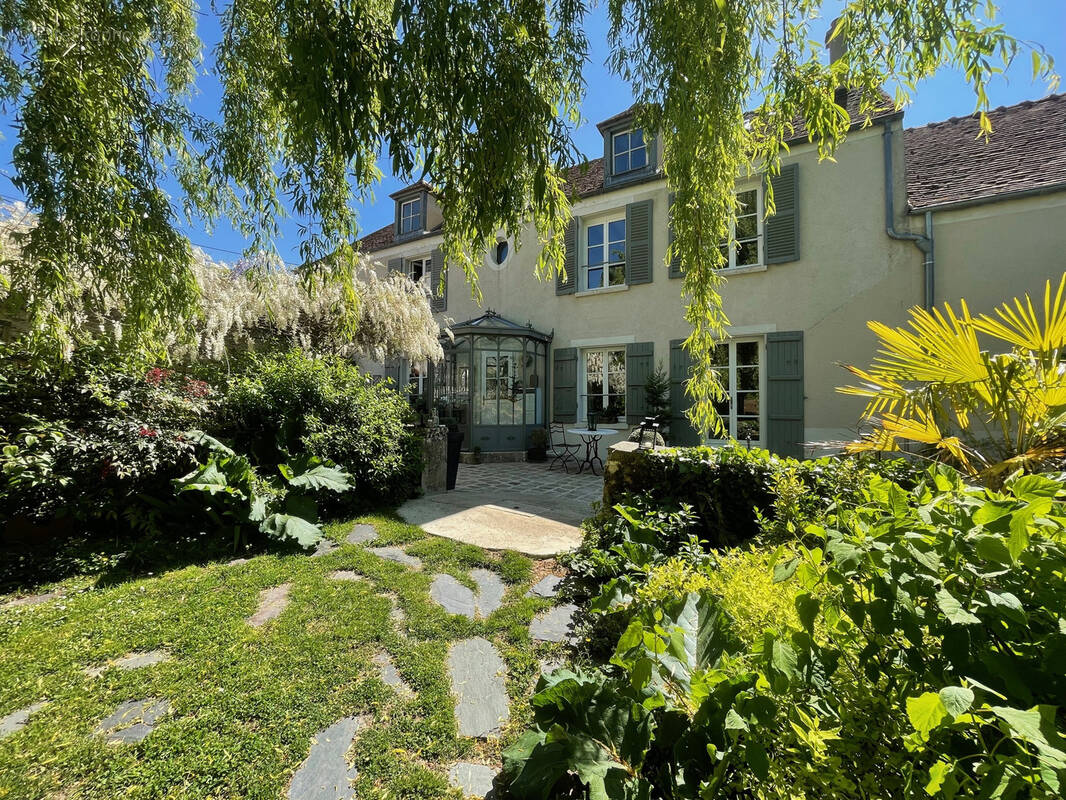 Maison à VILLENEUVE-LE-COMTE