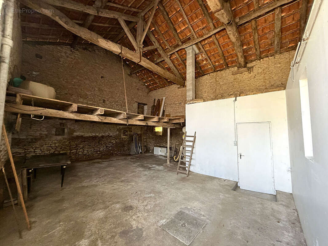 Maison de 83m² habitables avec 2 chambres, dépendances et jardin de 1393m² - photo 10
