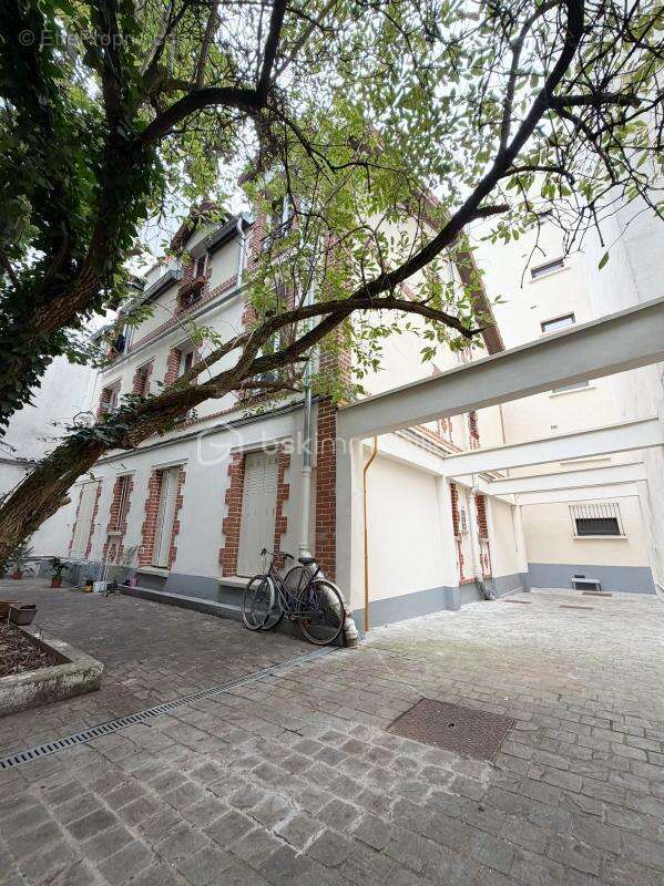 Appartement à PARIS-20E