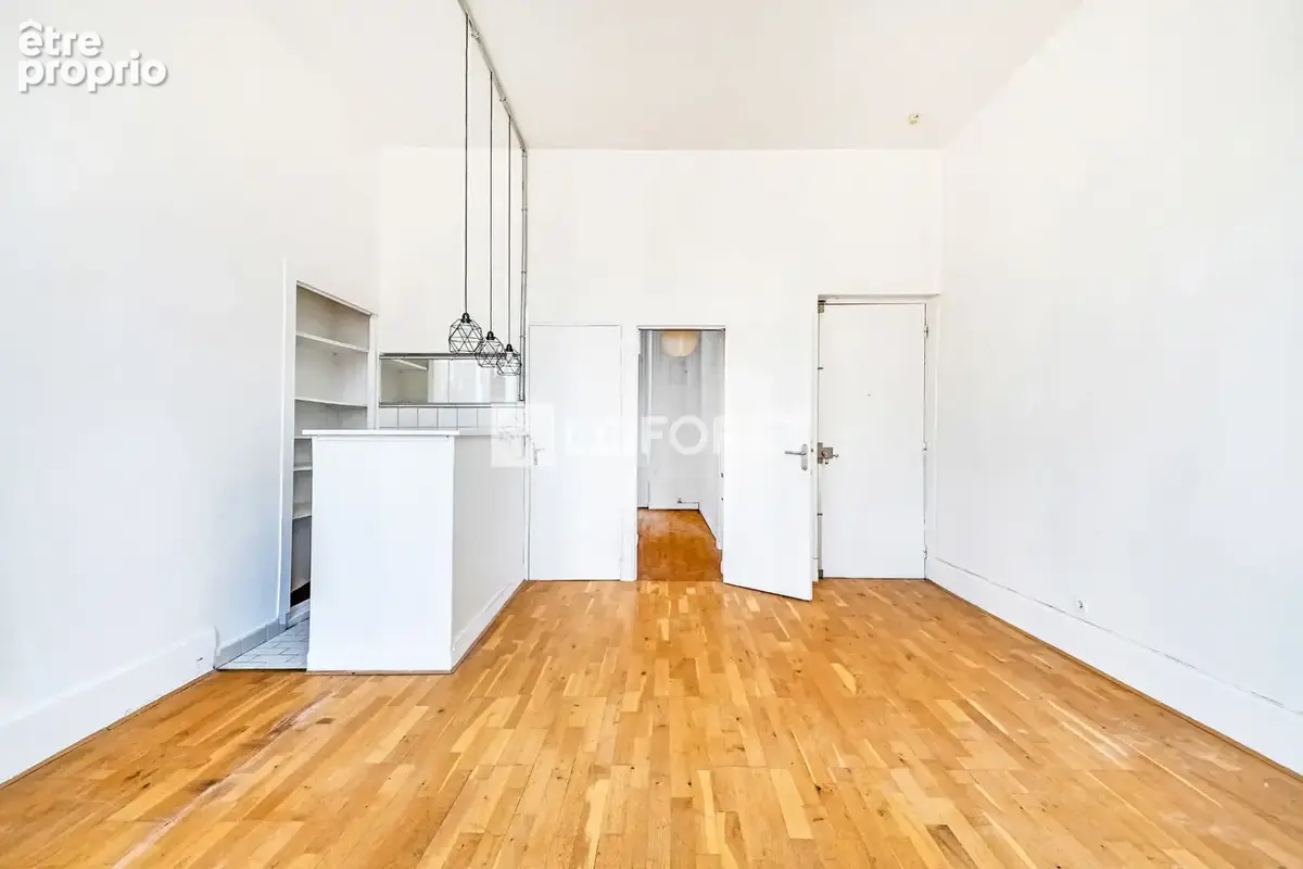 Paris 4ème - Rue Saint-Paul - Appartement de 2 pièces. - photo 3