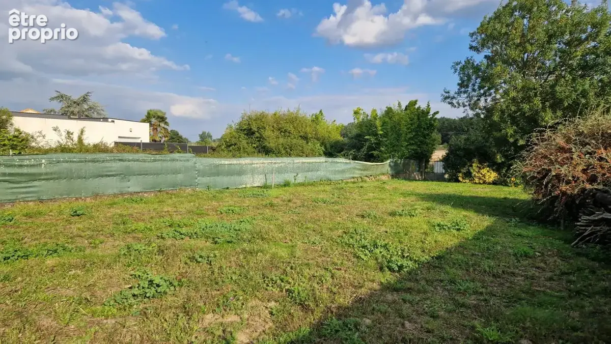 Terrain à SAINT-JULIEN-DE-CONCELLES