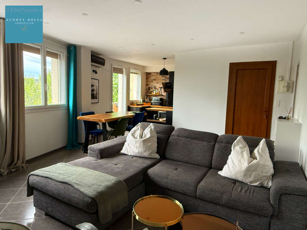 Appartement à ROGNAC