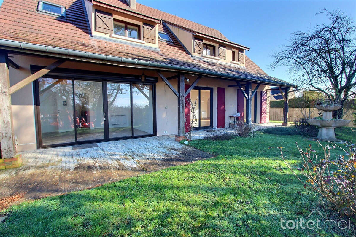 Maison à CERNAY-LA-VILLE