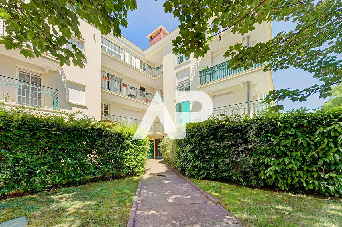 Appartement Rueil Malmaison 3 pièce(s) 82.49 m2 - photo 13