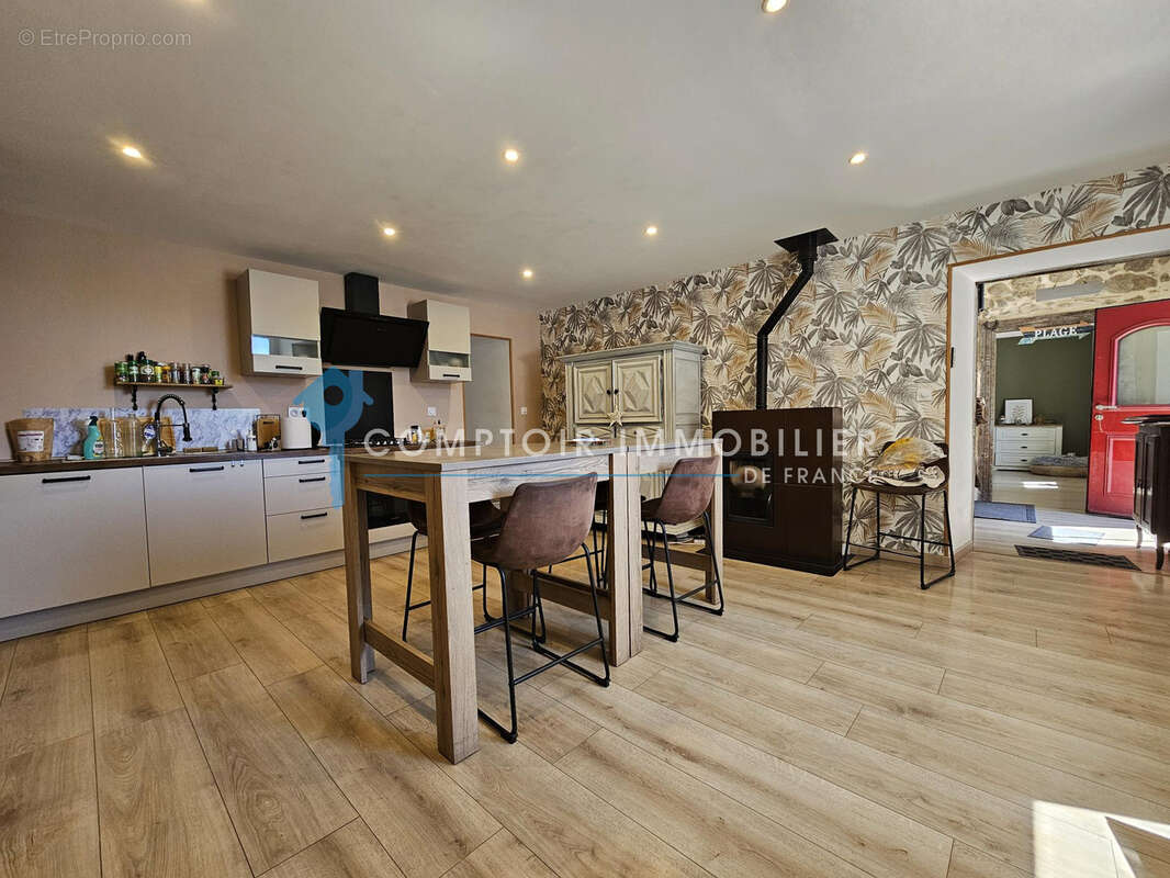 A vendre- Martres de rivière 31210 - Maison corps de ferme rénové T4 de 165 m2 avec dépendances - photo 4