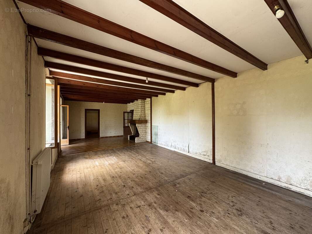 Maison 120 m² à Salles-De-Barbezieux  - photo 21