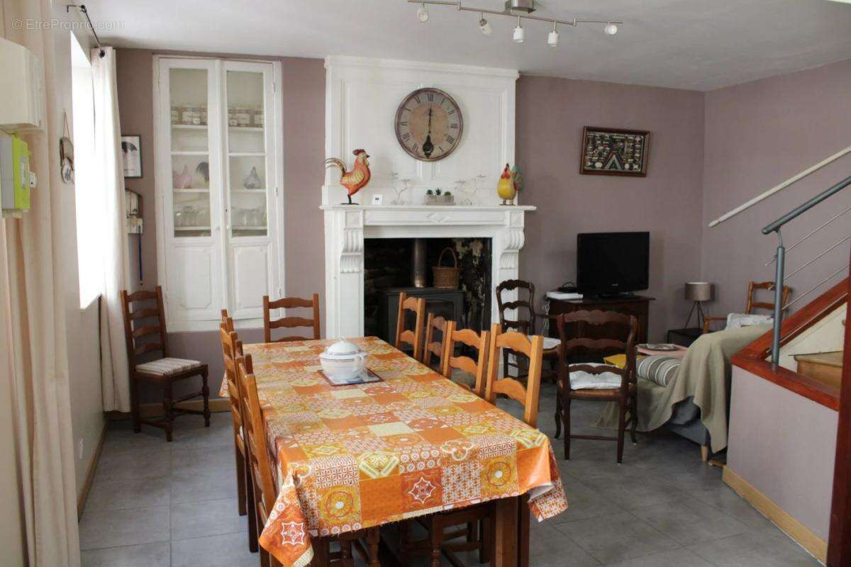 Maison à SAINT-PIERRE-EGLISE