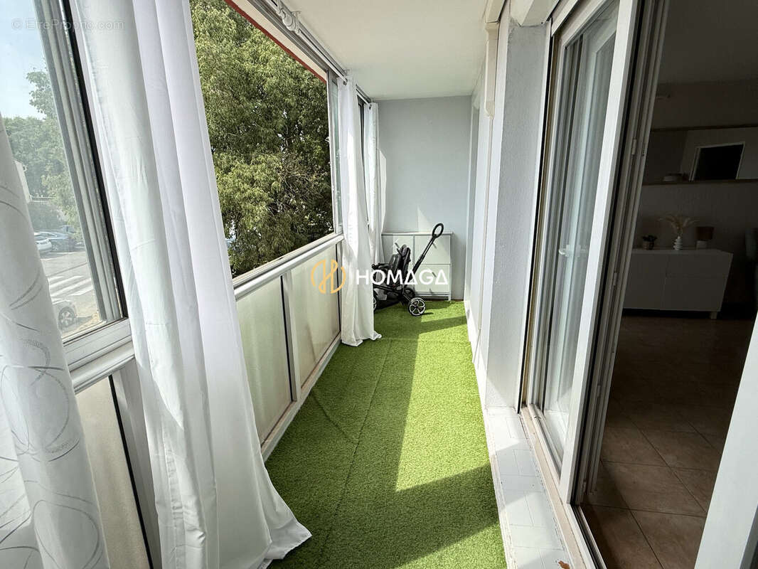BALCON SALON - Appartement à VITROLLES