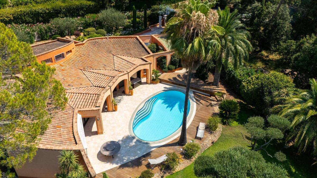 Maison à MOUGINS