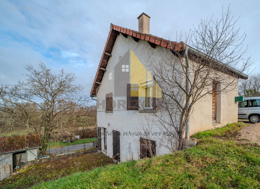 Maison à SELLIERES