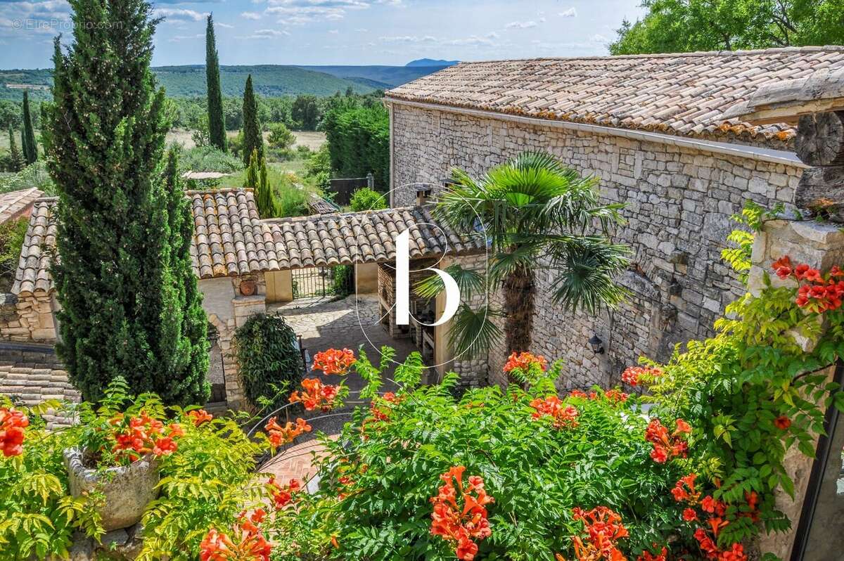 Maison à GOUDARGUES