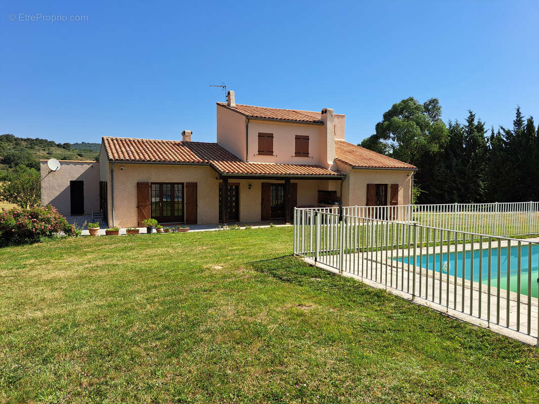 Grande maison sur un terrain de 15 780m2 avec une piscine et un garage de 52m2 - photo 36