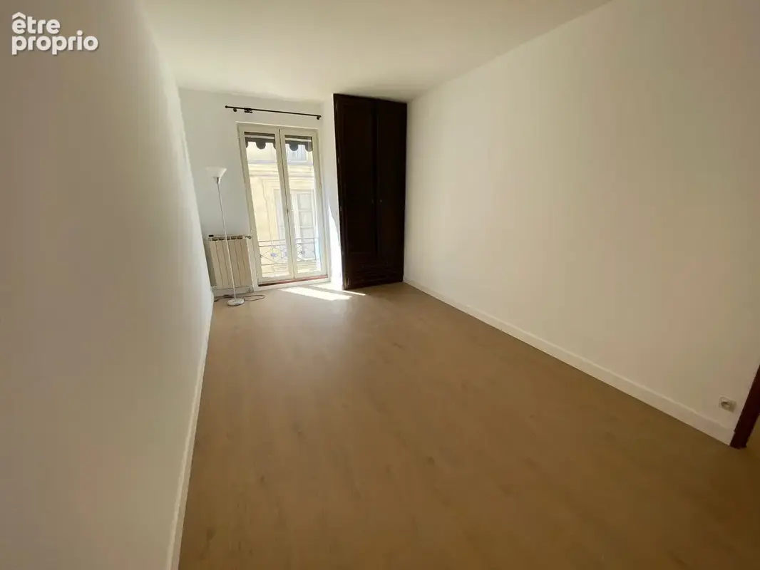 À deux pas des Arènes de Nîmes   Appartement bourgeois de 180 m2 - photo 6