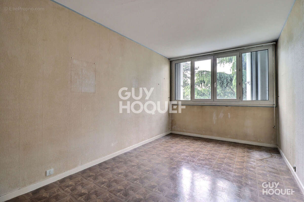 Appartement à SAINT-MICHEL-SUR-ORGE