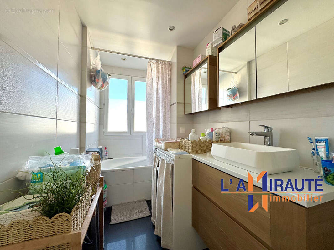 Appartement à HOUILLES