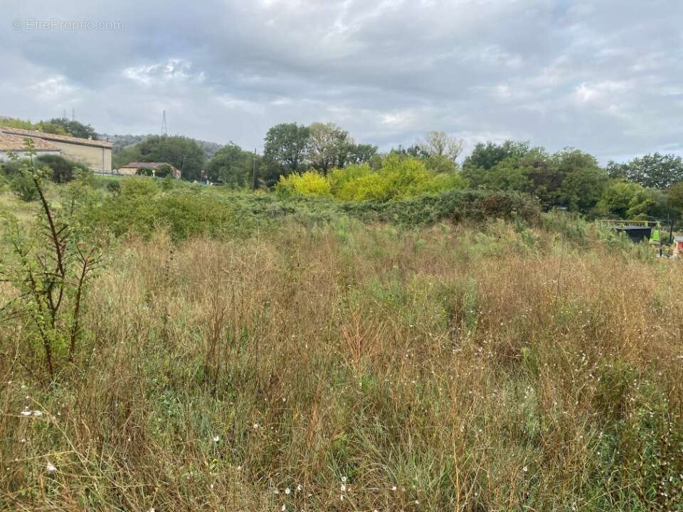 Terrain 400 m² à Malataverne  - photo 2
