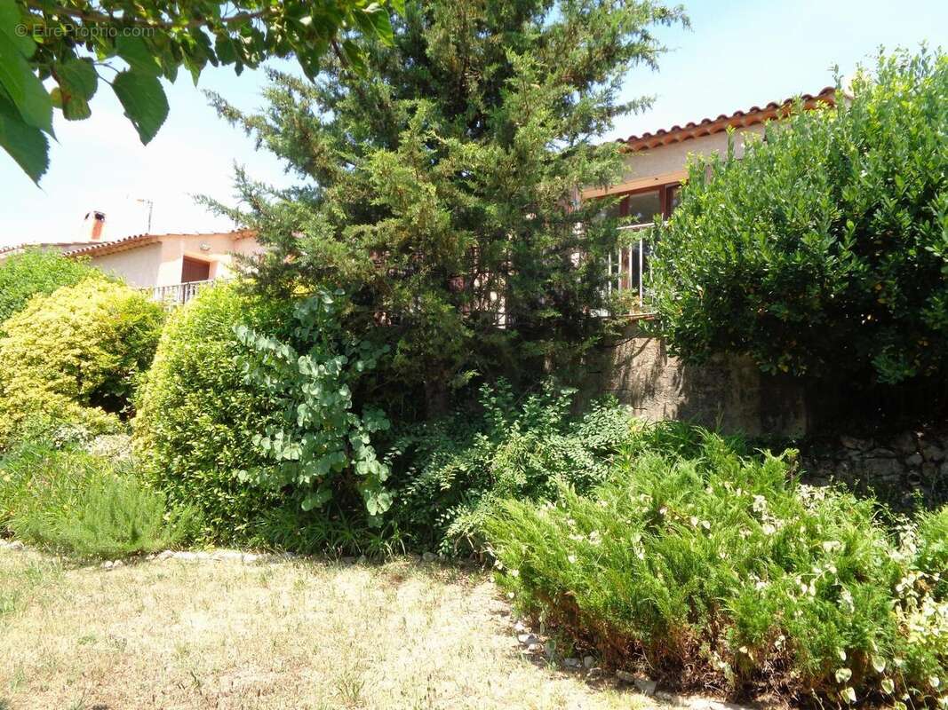   - Maison à DRAGUIGNAN