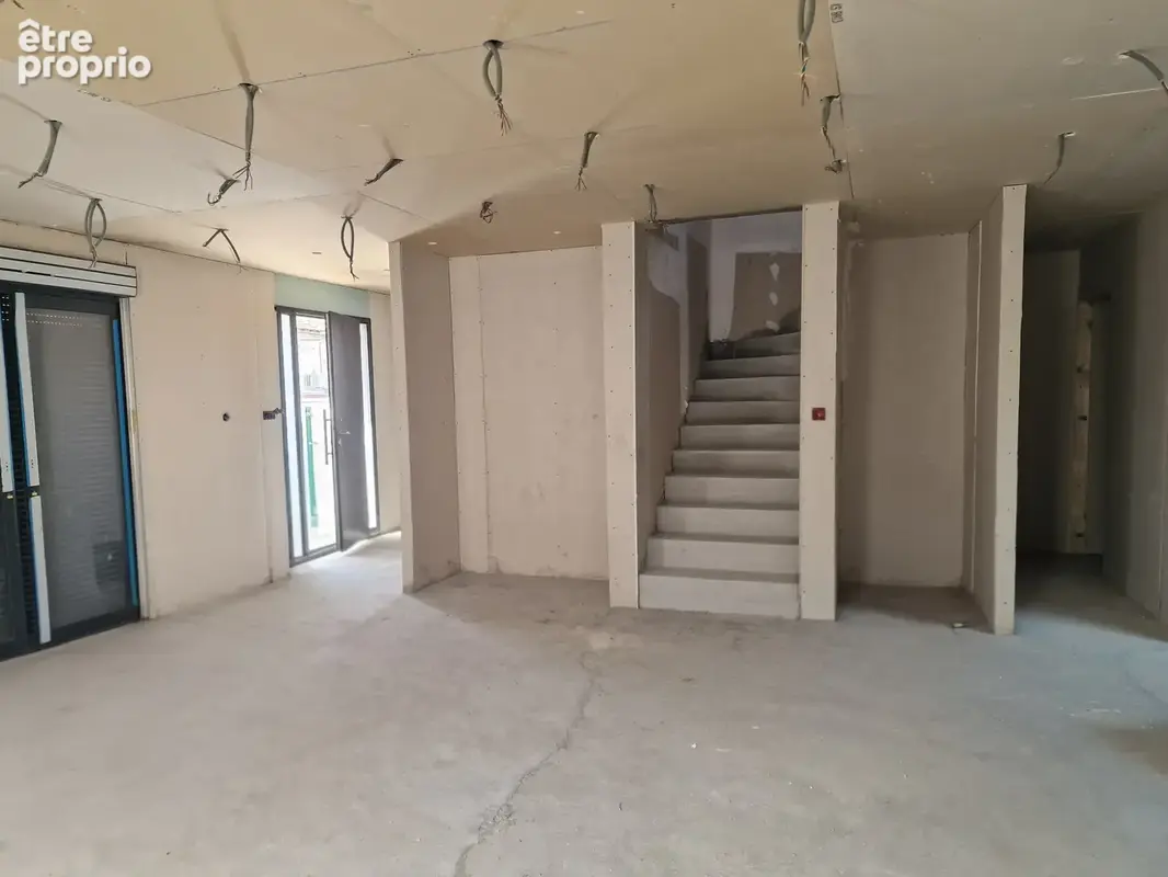 Villa T4 125m2 avec sous-sol et garage - Travaux à finaliser - photo 3