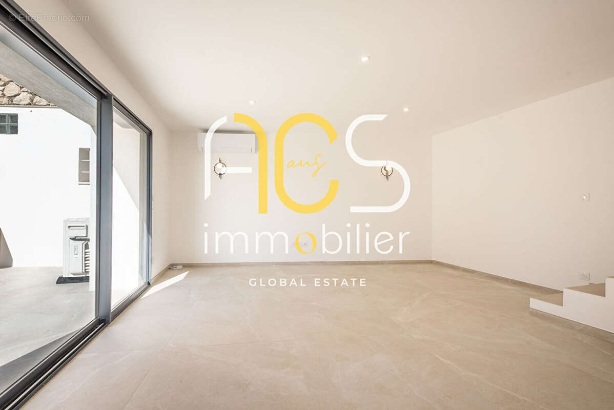 Maison à CHATEAUNEUF-LES-MARTIGUES