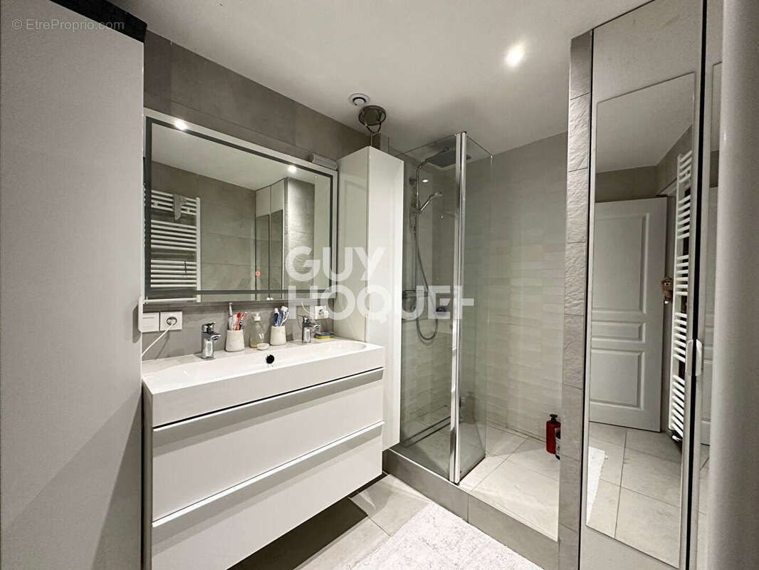 Appartement à LYON-9E