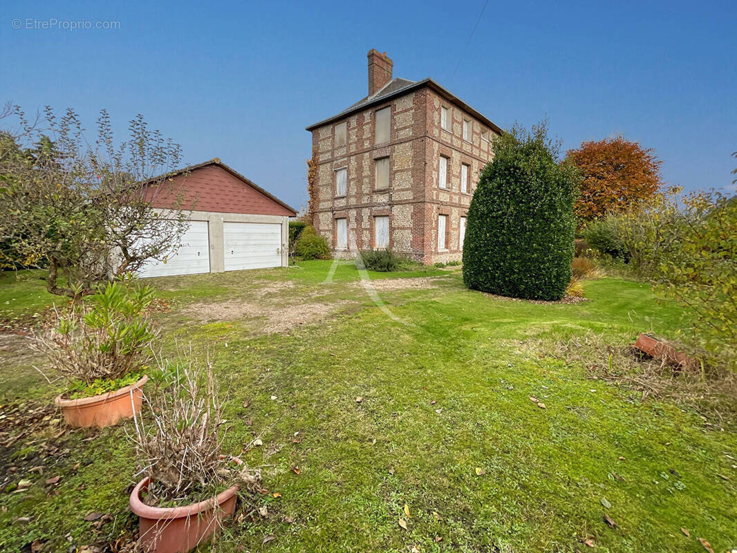 Maison à LE MESNIL-ESNARD