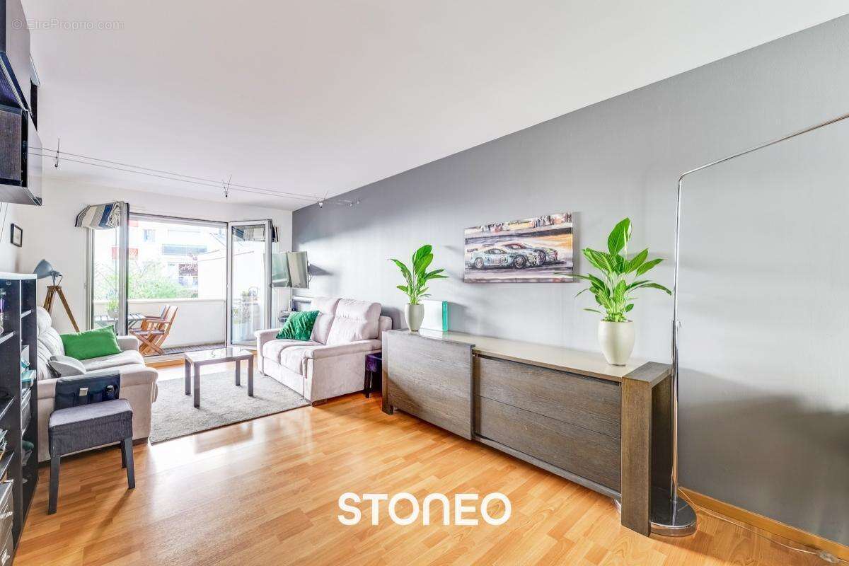 Appartement à PARIS-14E