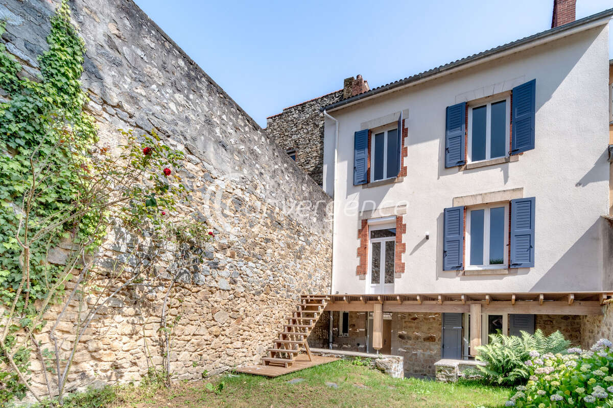 Maison de ville année 30, rénovée intégralement, 4 chambres avec jardin - photo 4