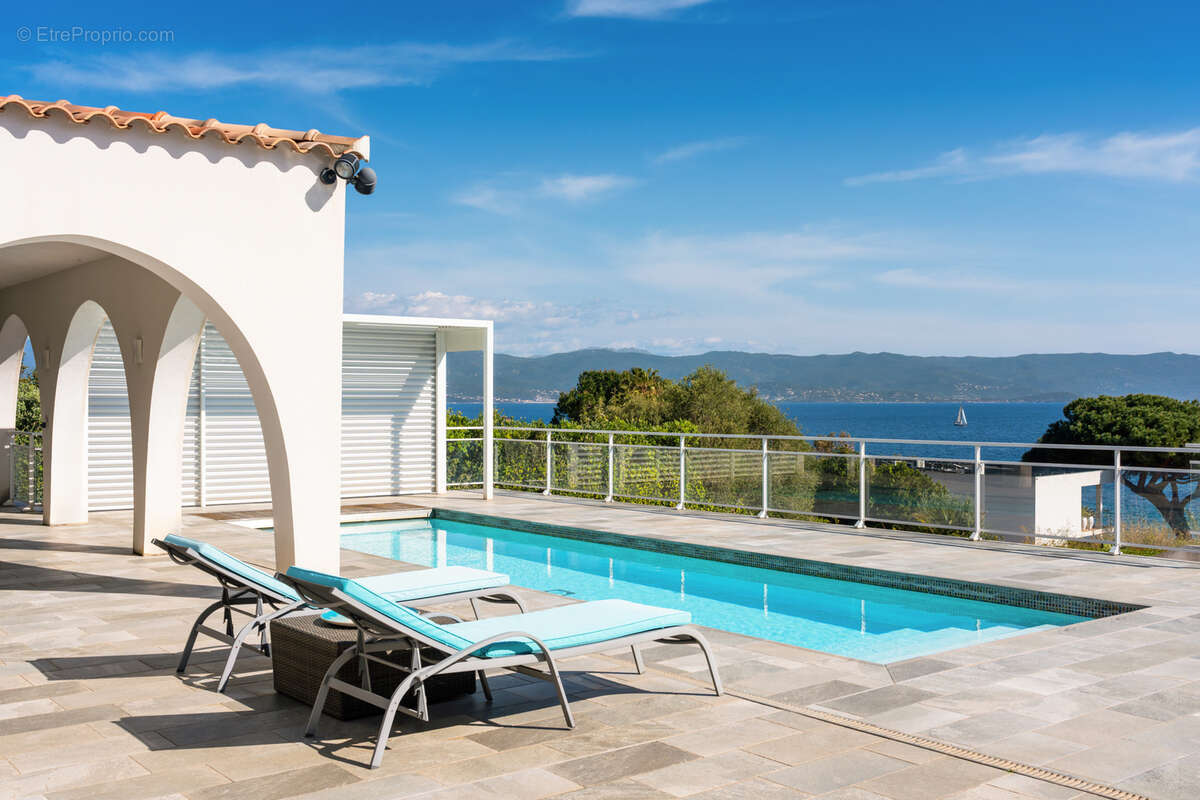 Villa de charme 300 m2 route des Sanguinaires avec vue mer et piscine - photo 11