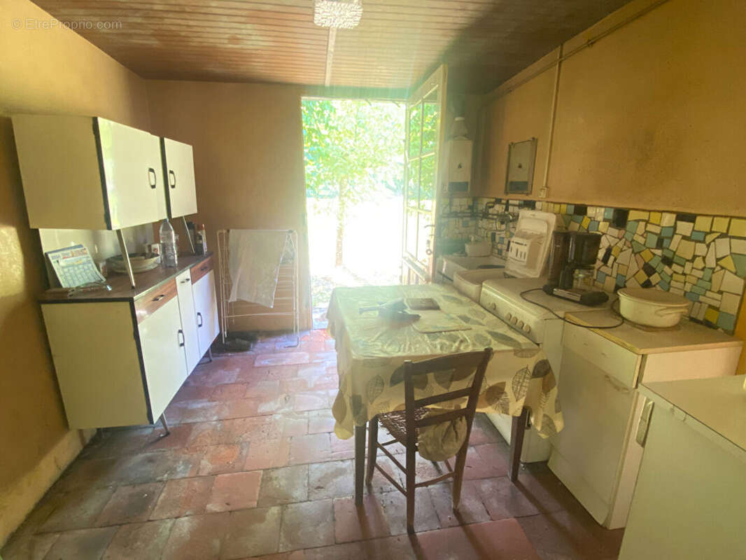 Maison a renover - photo 2