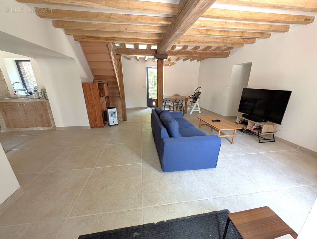 Sur la commune de St Aubin-Château-Neuf, maison de 157m2 habitable et jardin de 550m2 + 2600m2 en face - photo 5
