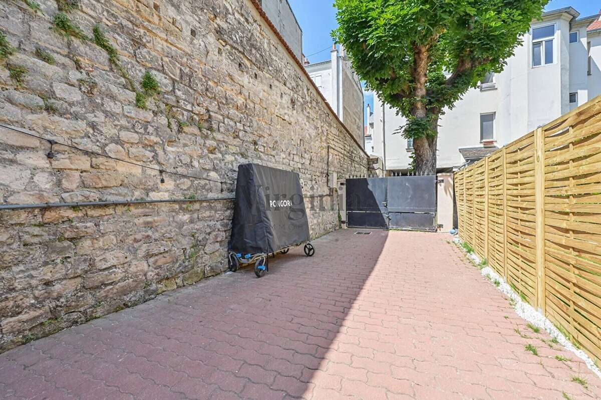 Appartement à CHARENTON-LE-PONT