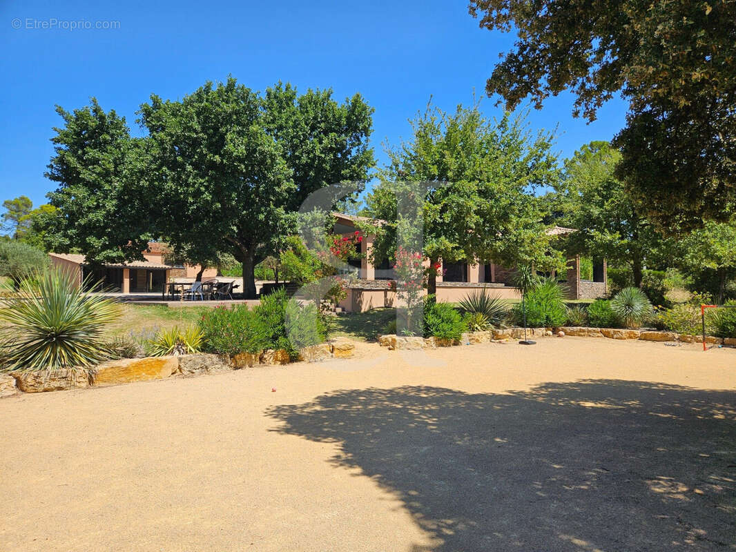 Maison à UCHAUX