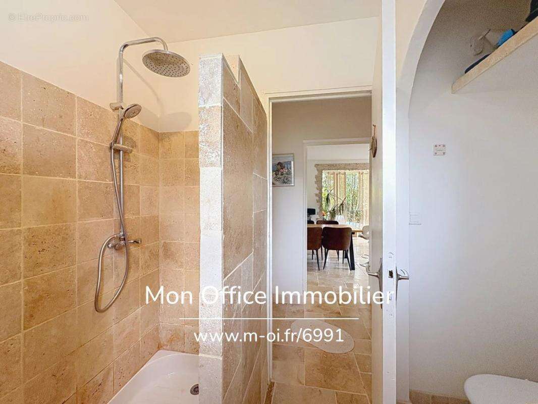 Référence : 6991-les. - appartement rénové proche centre en rez de chaussée à cavalaire sur mer - photo 13