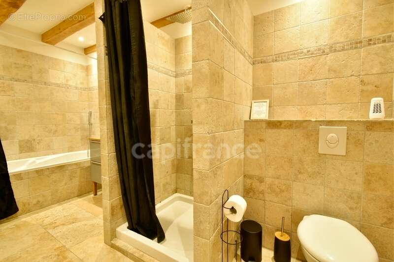 Maison à SAINT-PIERRE-DE-MEZOARGUES