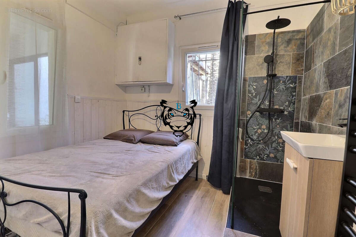 Maison à LES ISSAMBRES